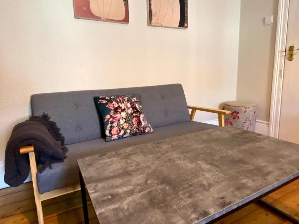 Spacious room, close to city centre — главное фото
