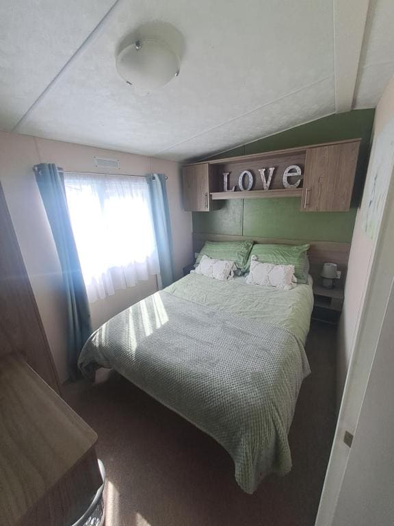 Trecco Bay Cwtch Caravan - View 2
