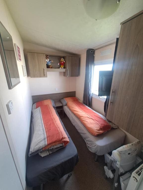 Trecco Bay Cwtch Caravan - View 7