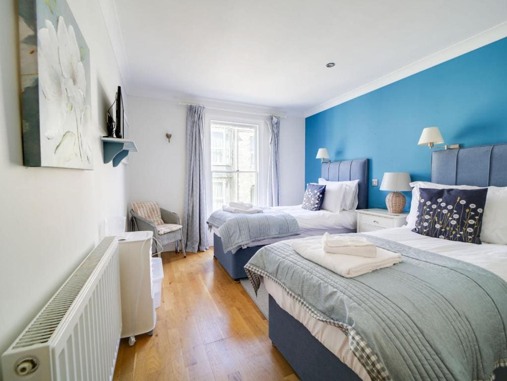 The Artist Loft, Ensuite Guest Rooms, Porthleven - View 5