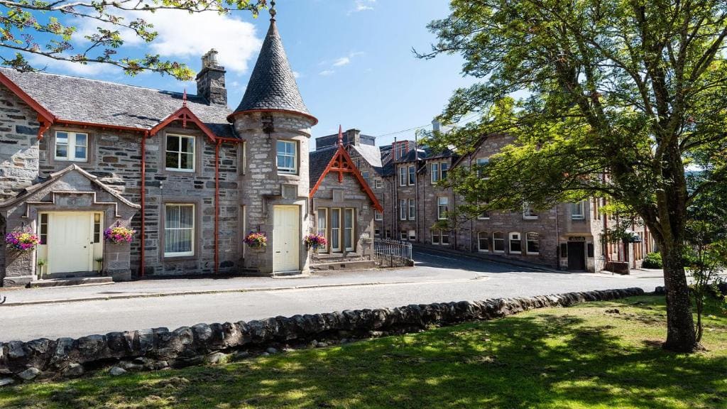 Bank House Pitlochry - Main view