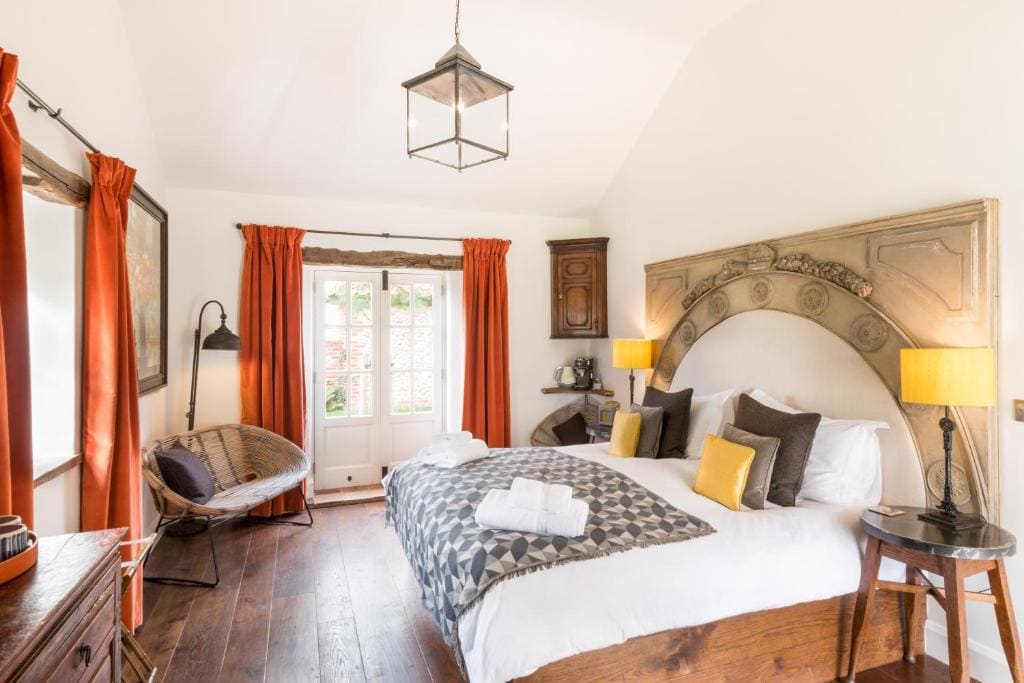 The Brisley Bell - View 2