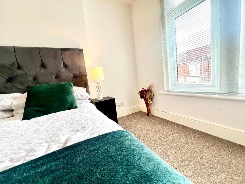 The Coral Guest House 1 Fratton Park Portsmouth - View 6