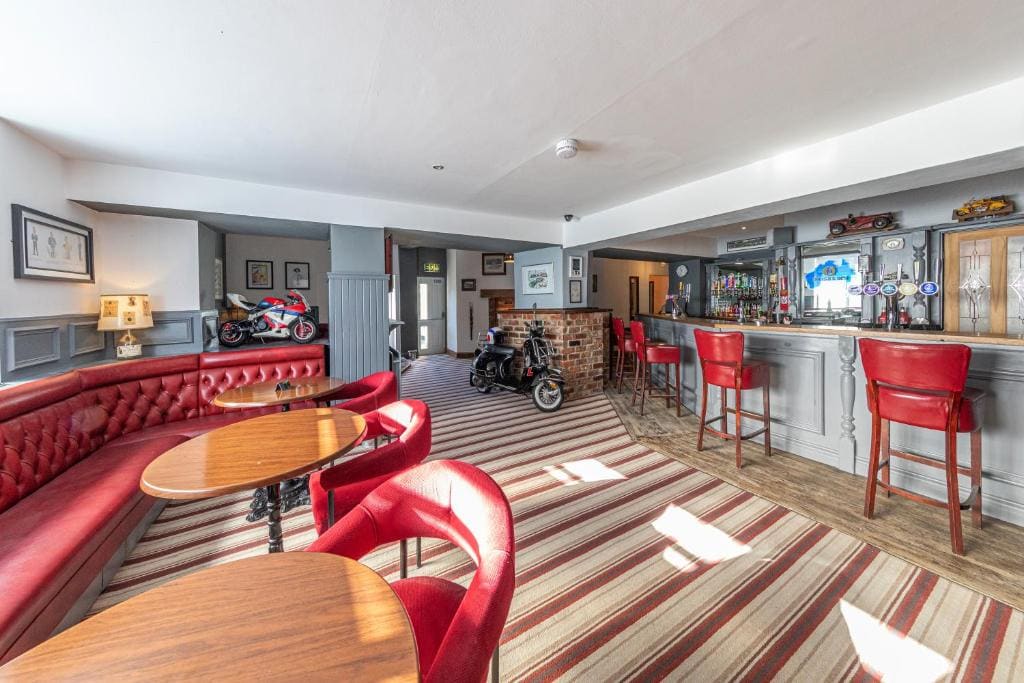 The Crossroads Inn - Main view