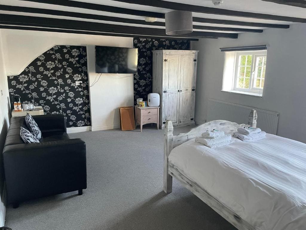The Farmers Arms Inns - View 2