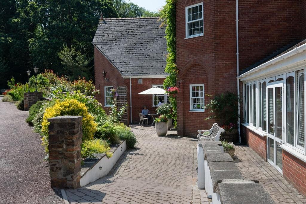Fox & Hounds Country Hotel - View 7