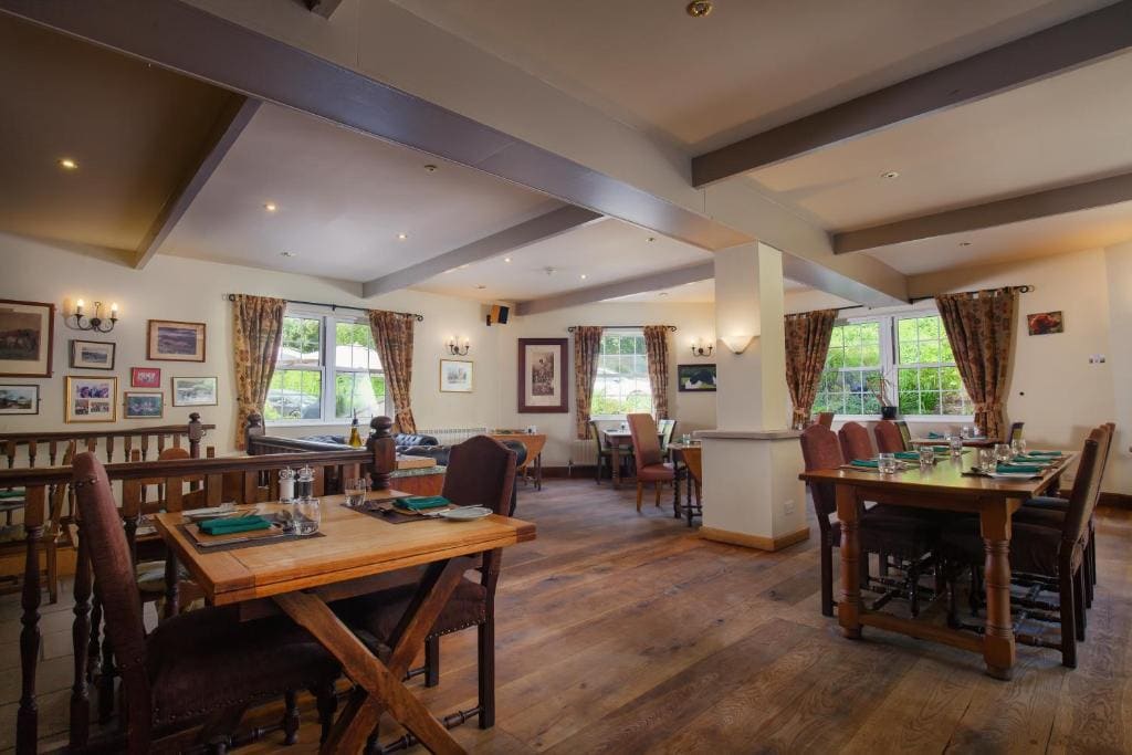Fox & Hounds Country Hotel - View 4
