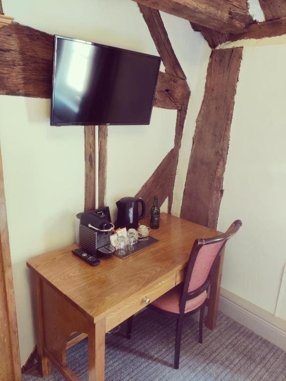 OYO The Greyhound Inn - View 3