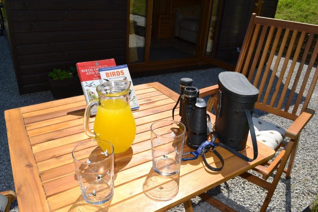The Hive Lodge Cabin with 3 peak views, Ribblehead, Settle - View 3