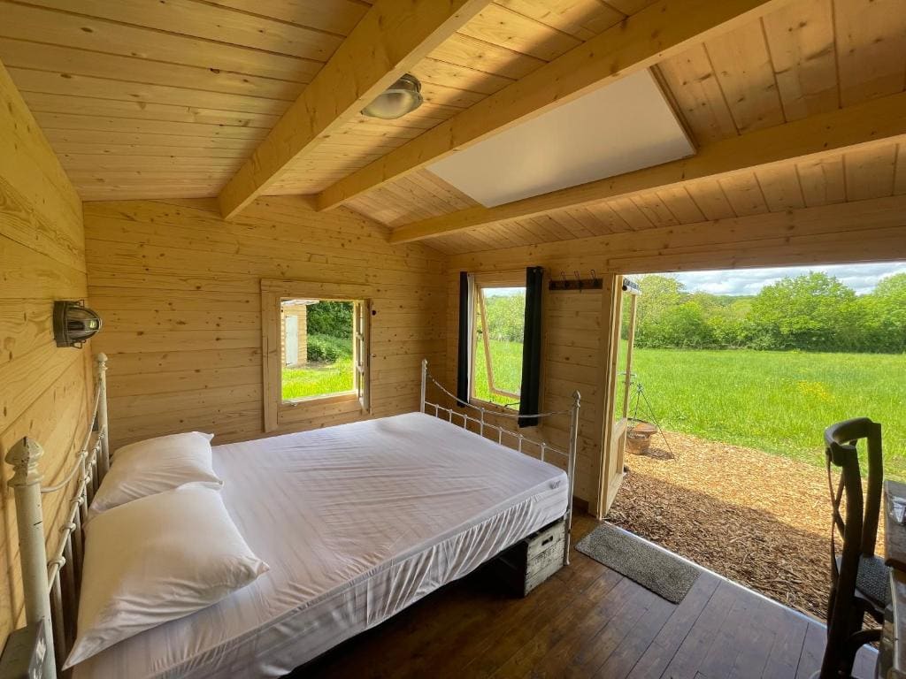 The Hoppers Hut - View 2