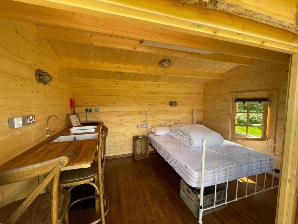 The Hoppers Hut - View 7