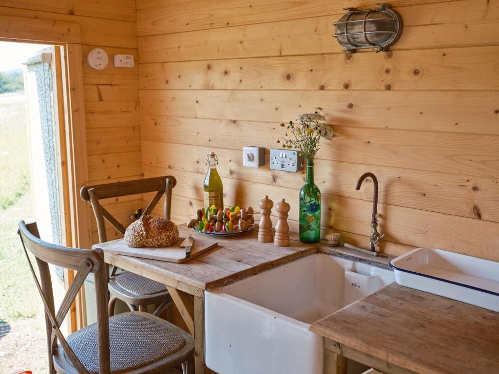 The Hoppers Hut - View 3