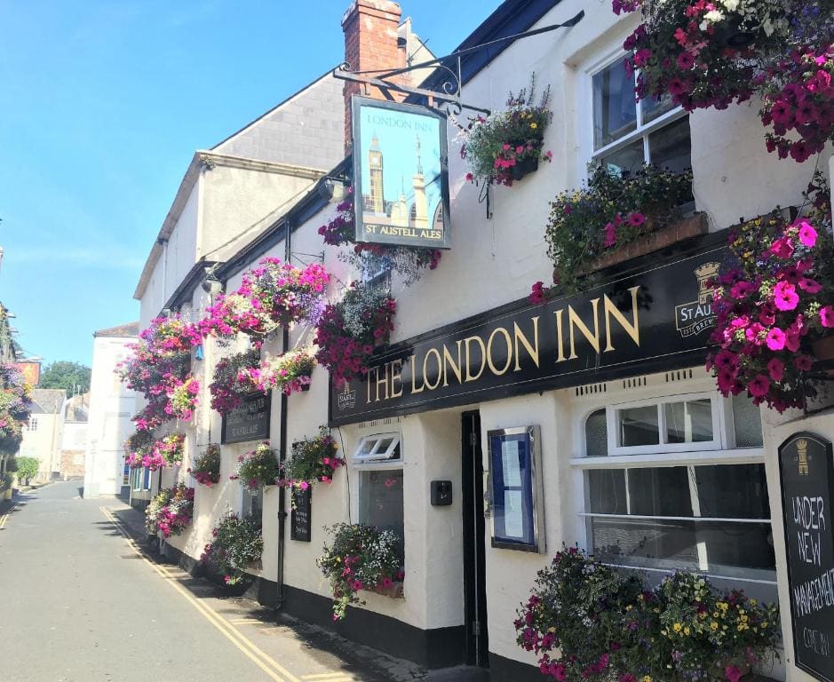 The London Inn - Main view