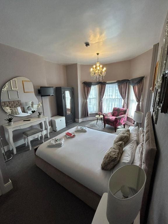 The Lyndhurst Guest house - View 6