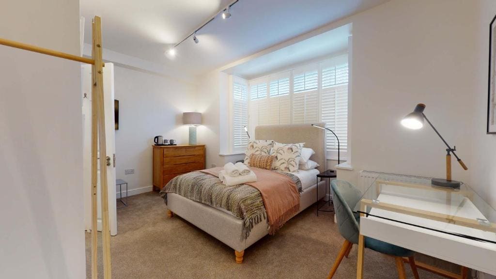 The Oxford Lodge - Ensuite Rooms - Main view