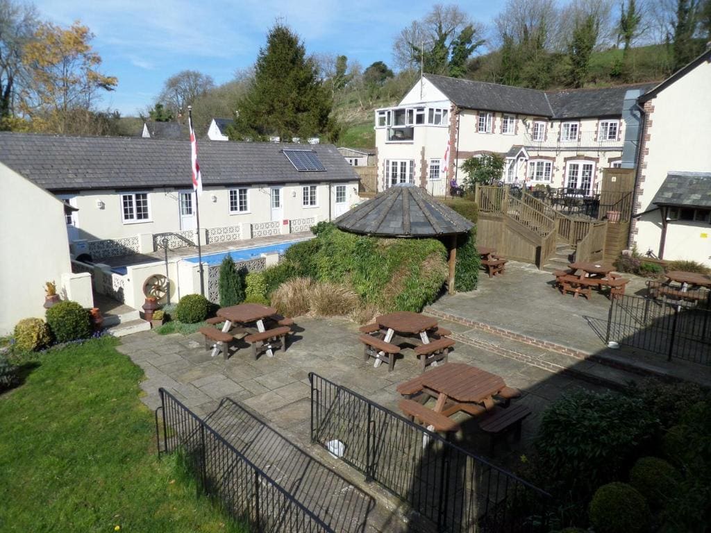 The Poachers Inn - Main view