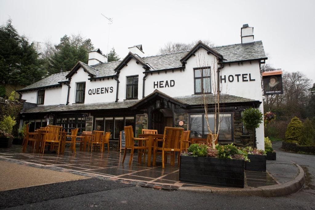 The Queen's Head Hotel - Main view