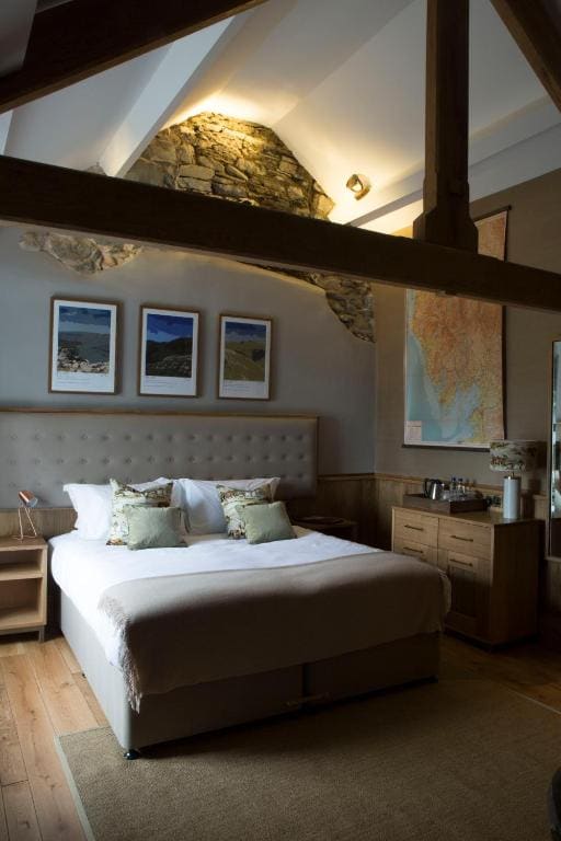 The Queen's Head Hotel - View 6