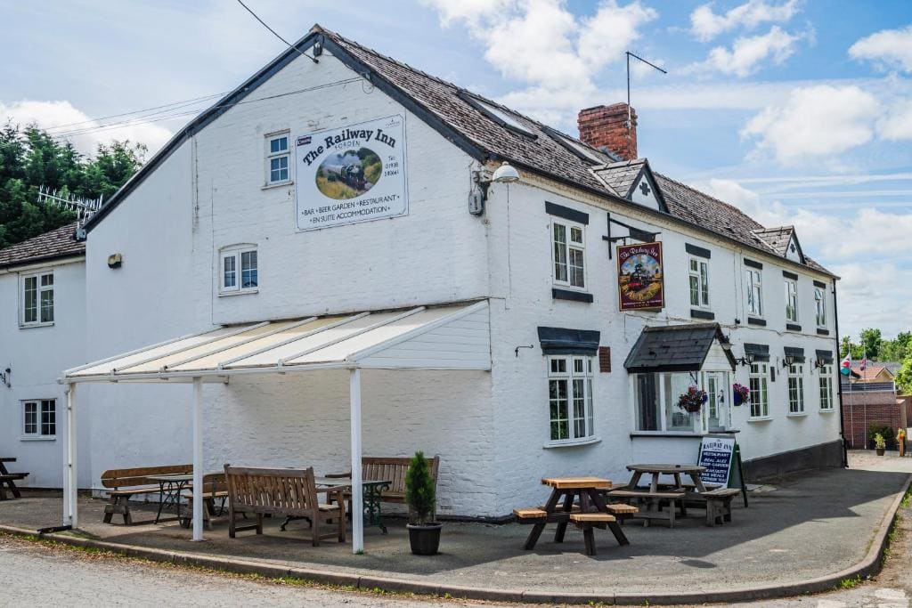 The Railway Inn - Main view