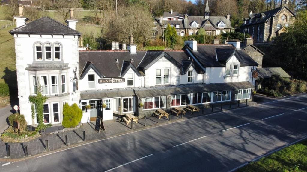 The Sun Inn - Main view