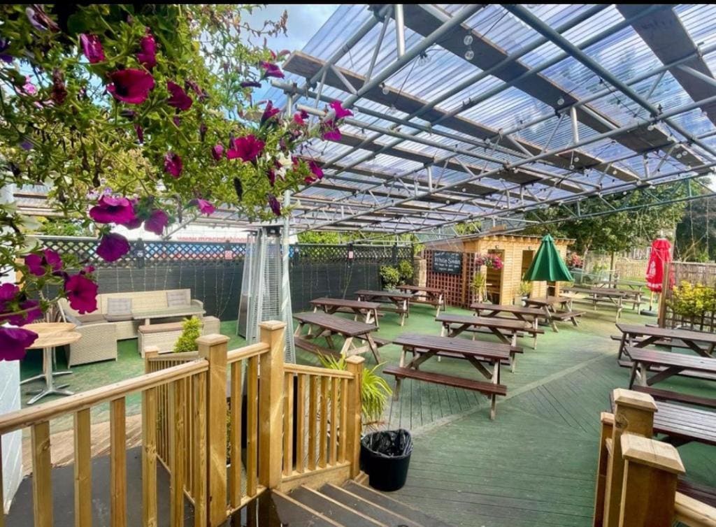 The White Swan, Yeadon - View 4