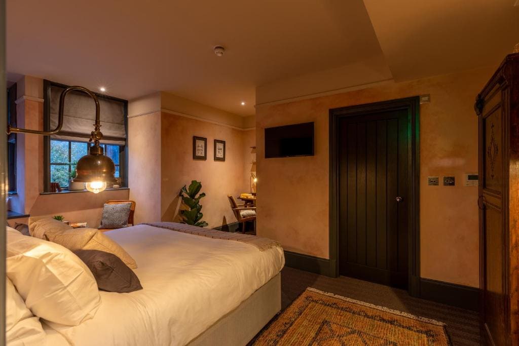 The Wolfpack Inn - View 6