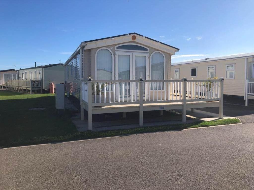 pg58 2 bed caravan Golden Palm Chapel St Leonards - Main view