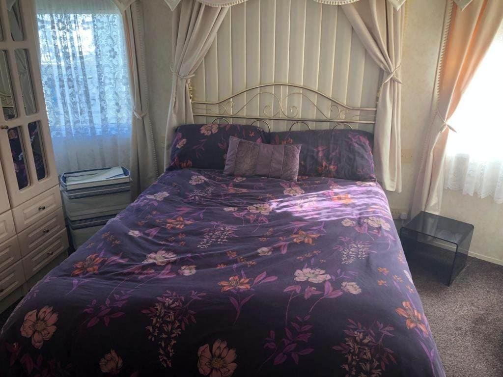 pg58 2 bed caravan Golden Palm Chapel St Leonards - View 2