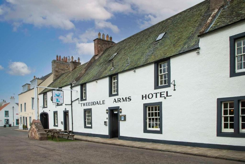 Tweeddale Arms Hotel - Main view