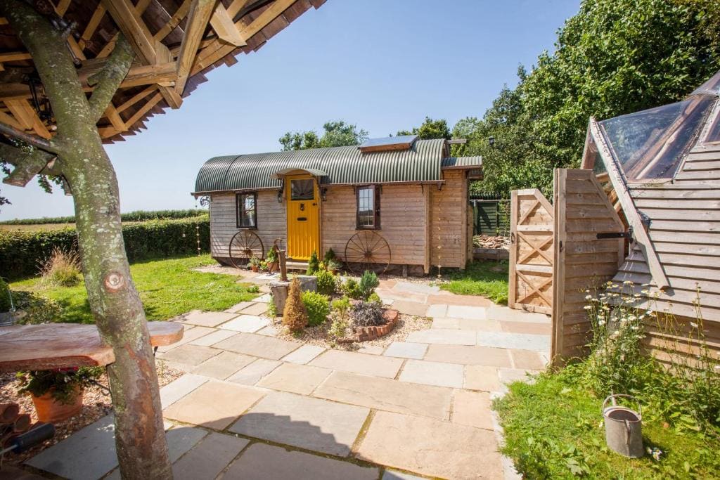 Wagon & the Wigwam - Main view