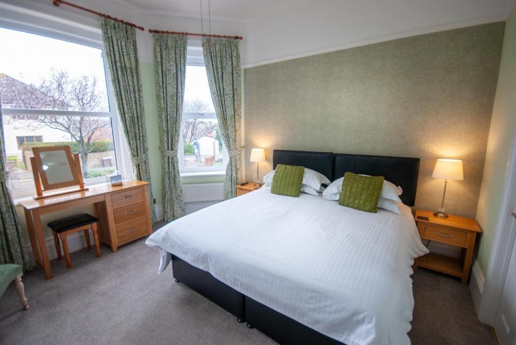 Westbury Lodge - View 2
