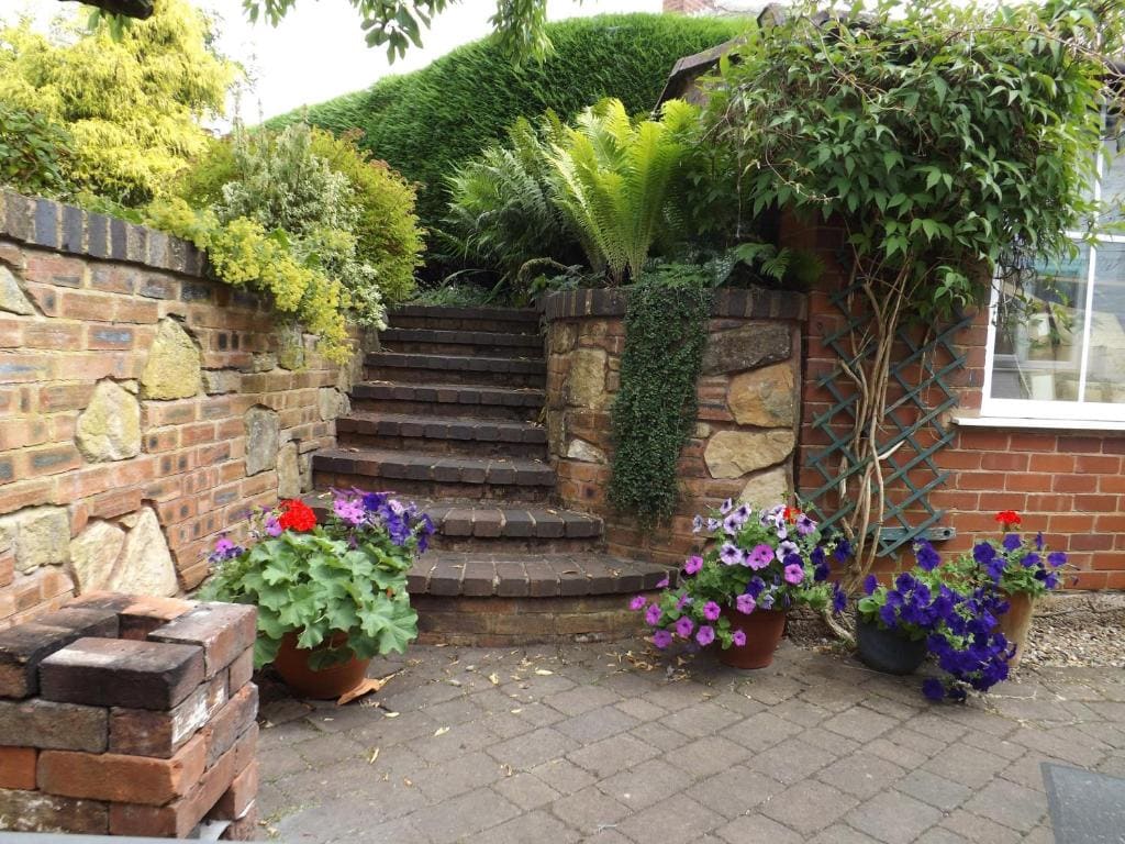 White Cottage Bed and Breakfast - View 7