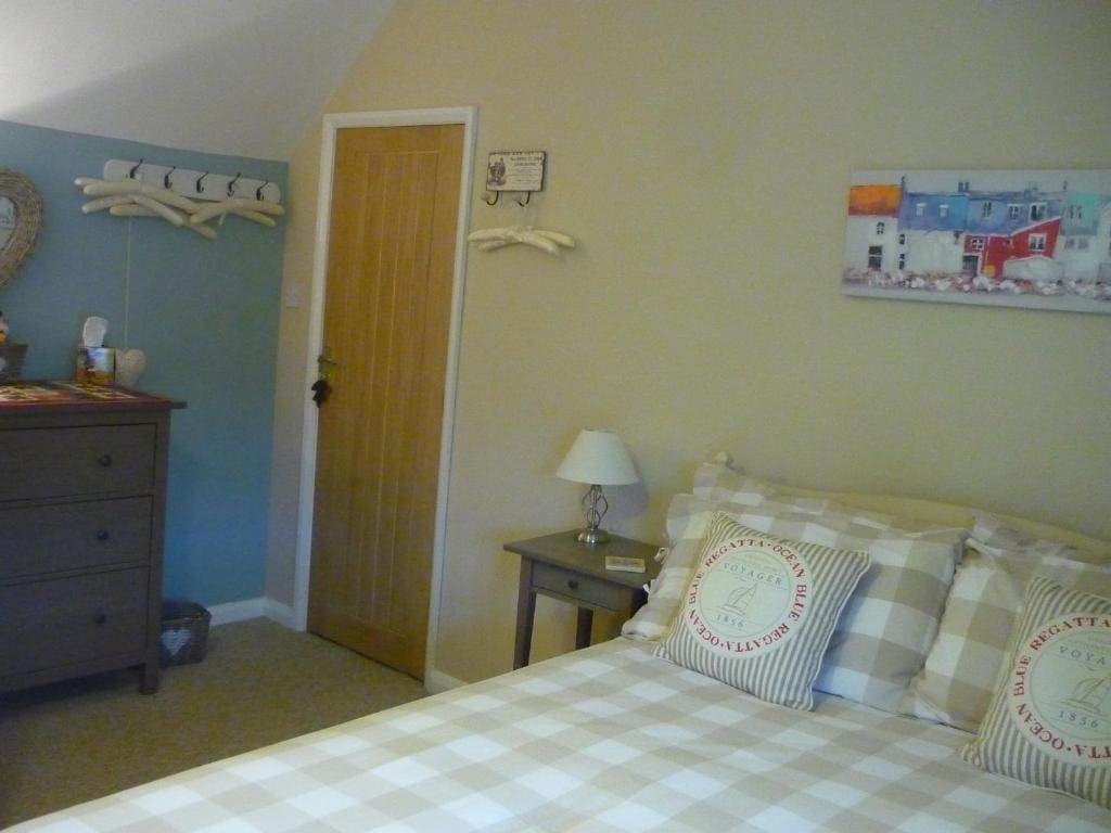 White Cottage Bed and Breakfast - View 2