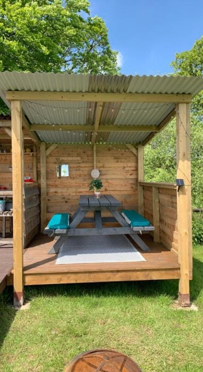 Yurt glyncoch isaf farm - Main view