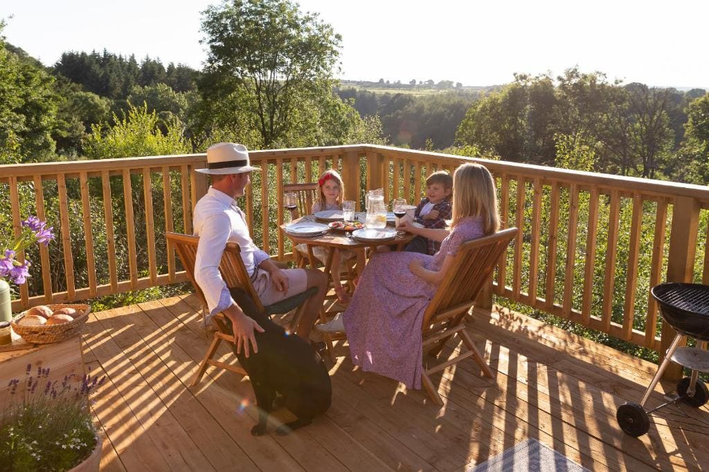 Yurtshire Eavestone Lake - Beech - View 4