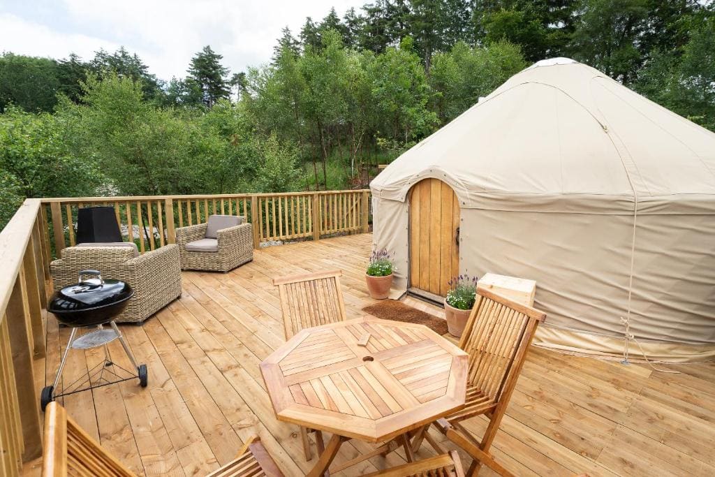 Yurtshire Eavestone Lake - Beech - Main view