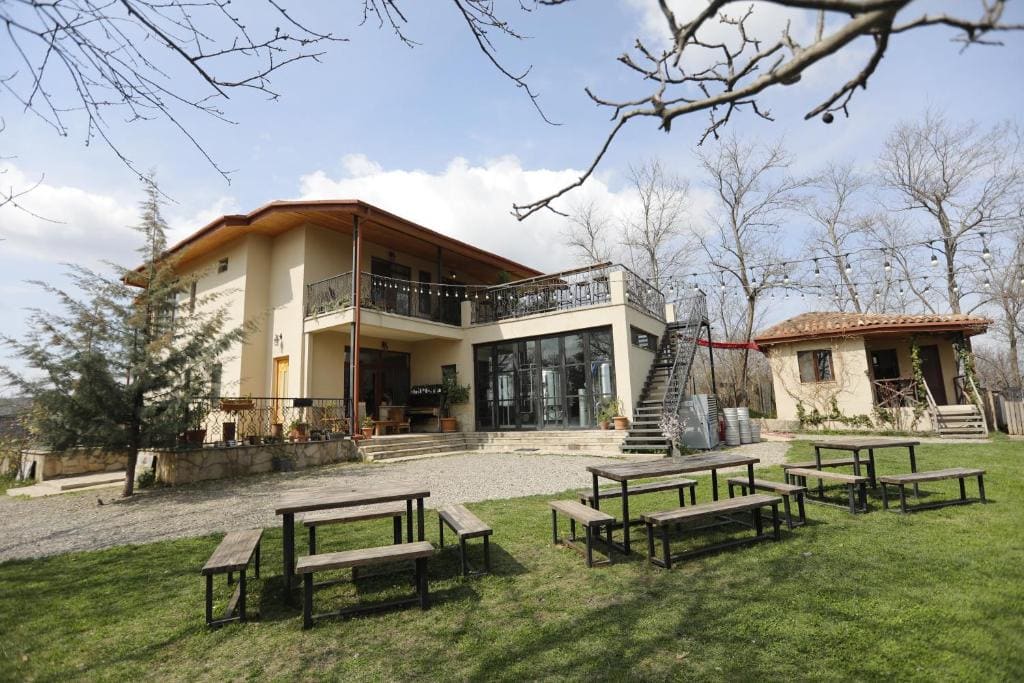 Lost Ridge Inn, Brewery & Ranch - Main view