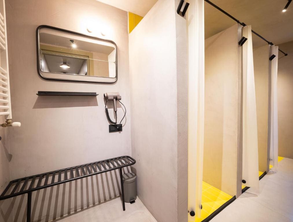 Ruby Hostel, Kutaisi - Private & Shared Rooms - View 4