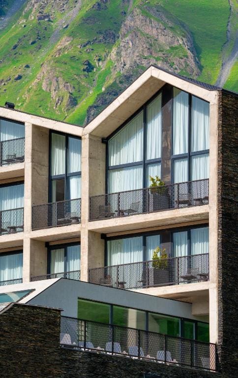 Step Inn - Kazbegi - View 3