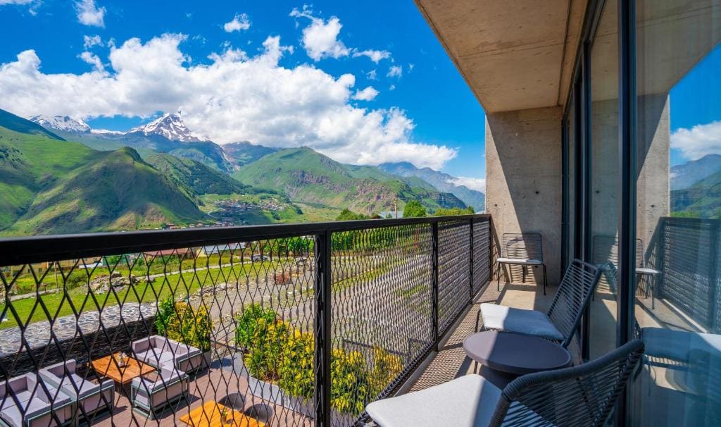 Step Inn - Kazbegi - View 6