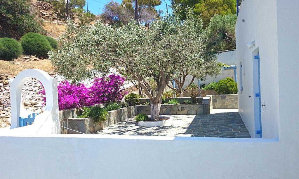 Athena Rooms - Main view