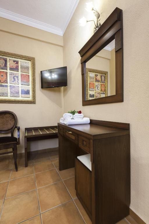 Dellas Boutique Hotel - View 7