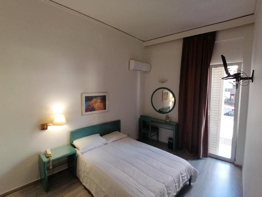 Hotel Galaxias - View 2