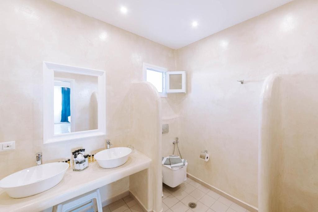 HOTIDAY Room Collection - Naxos - View 2
