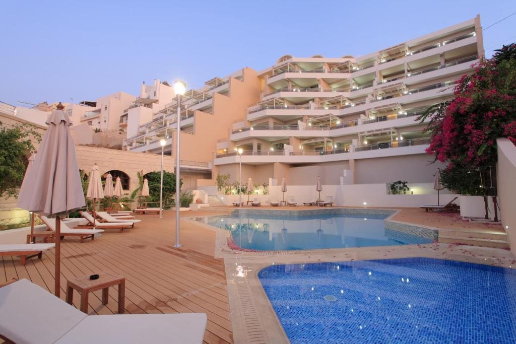 Macaris Suites & Spa - Main view
