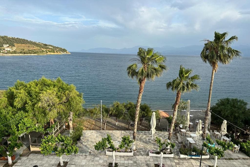 Mistral-Καπος - View 5