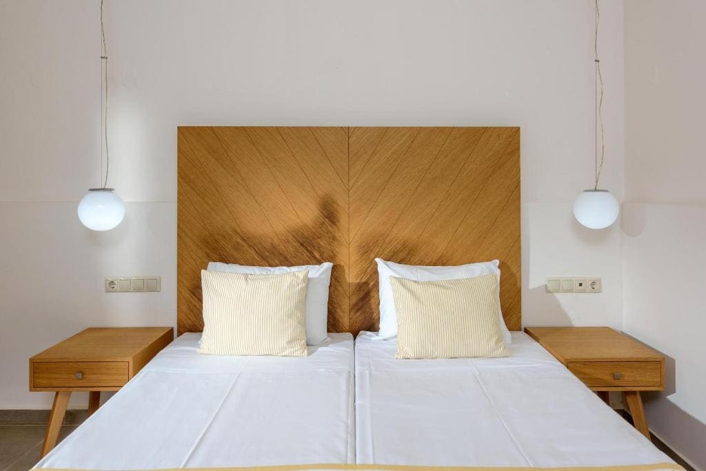 Zeus Hotels Palm Beach - View 3