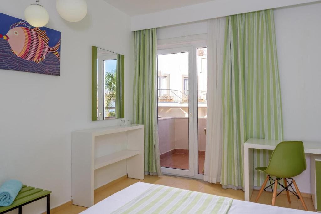Zeus Hotels Palm Beach - View 6