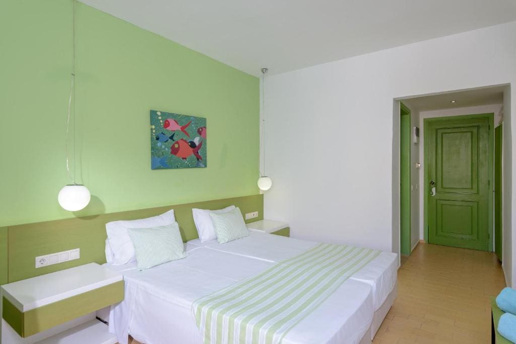 Zeus Hotels Palm Beach - View 5