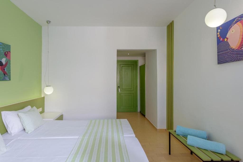 Zeus Hotels Palm Beach - View 4